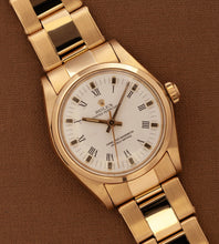 Afbeelding in Gallery-weergave laden, Rolex Oyster Perpetual 6748 'White Buckley Dial / 18K Gold / Riveted Oyster / 31mm' (1978)