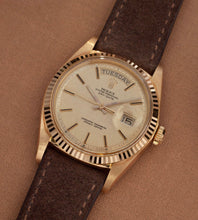 Afbeelding in Gallery-weergave laden, Rolex Day-Date 1803 'Sigma Linen Dial' (1973)