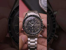 Video laden en afspelen in Gallery-weergave, Omega Speedmaster 3570.50 'Tritium Dial' (1996)