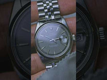 Video laden en afspelen in Gallery-weergave, Rolex Datejust 1600 'Anthracite / Grey Dial' (1970)