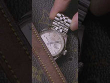 Video laden en afspelen in Gallery-weergave, Rolex Datejust 1601 (Wide-Boy / No-Lume) 1970
