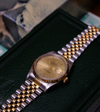 Afbeelding in Gallery-weergave laden, Rolex Datejust 16233 from 1996 (Full Set)