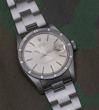 Afbeelding in Gallery-weergave laden, Rolex Date 1501 'Silver dial' + Box 1979
