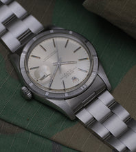 Afbeelding in Gallery-weergave laden, Rolex Date 1501 'Silver dial' + Box 1979