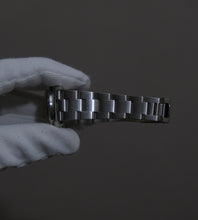 Afbeelding in Gallery-weergave laden, Rolex Date 1501 'Silver dial' + Box 1979