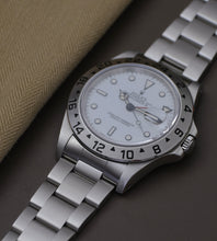 Afbeelding in Gallery-weergave laden, Rolex Explorer II 16570 'Polar'