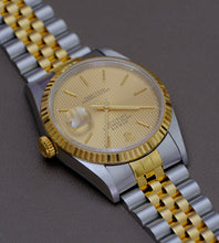 Afbeelding in Gallery-weergave laden, Rolex Datejust 16233 'Champagne Tapestry Dial' 1995