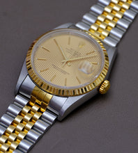 Afbeelding in Gallery-weergave laden, Rolex Datejust 16233 'Champagne Tapestry Dial' 1995