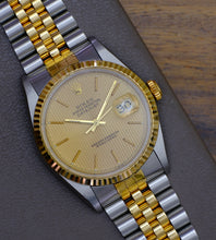 Afbeelding in Gallery-weergave laden, Rolex Datejust 16233 'Champagne Tapestry Dial' 1995