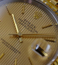Afbeelding in Gallery-weergave laden, Rolex Datejust 16233 'Champagne Tapestry Dial' 1995