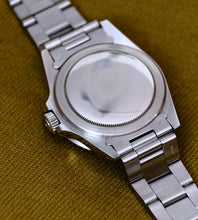 Afbeelding in Gallery-weergave laden, Rolex Submariner 5513 + Box 1984 (White gold markers)