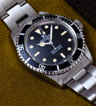 Afbeelding in Gallery-weergave laden, Rolex Submariner 5513 + Box 1984 (White gold markers)