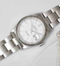 Afbeelding in Gallery-weergave laden, Rolex Datejust 16220 Porcelain Dial 1999