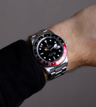 Afbeelding in Gallery-weergave laden, Rolex GMT-Master II Coke 16710 from 2007
