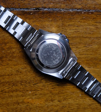 Afbeelding in Gallery-weergave laden, Rolex GMT-Master II Coke 16710 from 2007