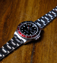Afbeelding in Gallery-weergave laden, Rolex GMT-Master II Coke 16710 from 2007