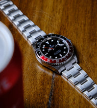 Afbeelding in Gallery-weergave laden, Rolex GMT-Master II Coke 16710 from 2007
