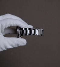 Afbeelding in Gallery-weergave laden, Rolex GMT-Master II Coke 16710 from 2007