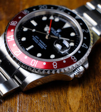 Afbeelding in Gallery-weergave laden, Rolex GMT-Master II Coke 16710 from 2007
