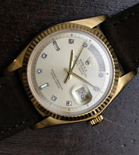 Afbeelding in Gallery-weergave laden, Rolex Day-Date 1803 Diamond Dial 1977
