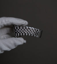 Load image into Gallery viewer, Rolex Datejust 1601 Silver Pie-Pan Dial 1975