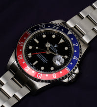 Afbeelding in Gallery-weergave laden, Rolex GMT Master II 16710 Pepsi 2006 (Full Set)