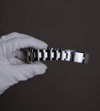 Load image into Gallery viewer, Rolex Datejust 16220 Blue Applied Roman Dial from 1999