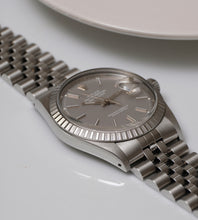 Afbeelding in Gallery-weergave laden, Rolex Datejust 1603 Ghost Dial 1976 + Service papers