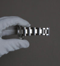 Afbeelding in Gallery-weergave laden, Rolex Submariner 16610 + Papers 1997