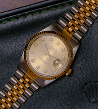 Afbeelding in Gallery-weergave laden, Rolex Datejust 16233 ''Champagne Diamond Dial'' Full Set (93/94)