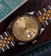 Afbeelding in Gallery-weergave laden, Rolex Datejust 16233 ''Champagne Diamond Dial'' Full Set (93/94)