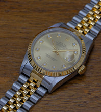 Afbeelding in Gallery-weergave laden, Rolex Datejust 16233 ''Champagne Diamond Dial'' Full Set (93/94)