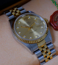 Afbeelding in Gallery-weergave laden, Rolex Datejust 16233 ''Champagne Diamond Dial'' Full Set (93/94)