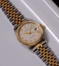Afbeelding in Gallery-weergave laden, Rolex Datejust 16233 ''Pyramid Dial'' 1997