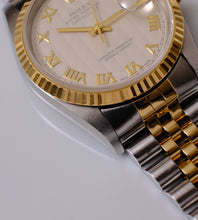 Afbeelding in Gallery-weergave laden, Rolex Datejust 16233 ''Pyramid Dial'' 1997