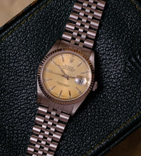 Afbeelding in Gallery-weergave laden, Rolex Datejust 16234 ''Tropical Dial'' 1996
