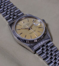 Afbeelding in Gallery-weergave laden, Rolex Datejust 16234 ''Tropical Dial'' 1996