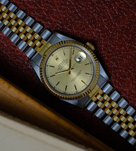 Afbeelding in Gallery-weergave laden, Rolex Datejust 16233 ''Champagne Dial'' 1993