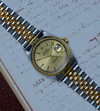 Afbeelding in Gallery-weergave laden, Rolex Datejust 16233 ''Champagne Dial'' 1993