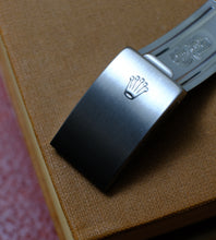 Afbeelding in Gallery-weergave laden, Rolex Datejust 16233 ''Champagne Dial'' 1993