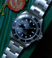 Afbeelding in Gallery-weergave laden, Rolex Submariner 14060M from 2006/2007 + Box