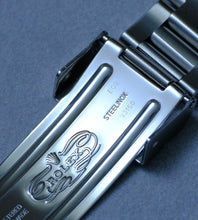 Afbeelding in Gallery-weergave laden, Rolex Submariner 14060M from 2006/2007 + Box