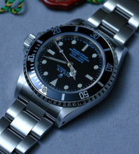 Afbeelding in Gallery-weergave laden, Rolex Submariner 14060M from 2006/2007 + Box