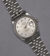 Afbeelding in Gallery-weergave laden, Rolex Datejust 16234 ''Silver Diamond Dial'' 1990