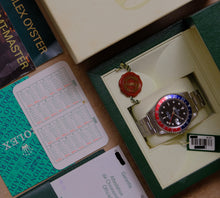 Afbeelding in Gallery-weergave laden, Rolex GMT Master II 16710 Pepsi 2006 (Full Set)