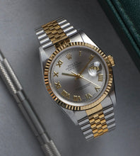 Afbeelding in Gallery-weergave laden, Rolex Datejust 16233 'Slate Grey Roman' 1996 (B+P)