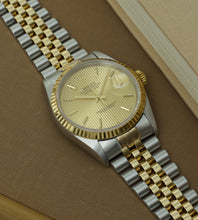 Afbeelding in Gallery-weergave laden, Rolex Datejust 16233 'Champagne Tapestry' 1995