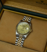Afbeelding in Gallery-weergave laden, Rolex Datejust 16233 'Champagne Dial' 1990 (B+P)