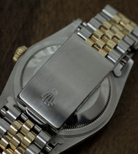 Afbeelding in Gallery-weergave laden, Rolex Datejust 16233 'Champagne Tapestry Dial' 1995