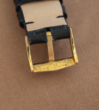 Afbeelding in Gallery-weergave laden, Audemars Piguet Vintage Tank Watch 18K Gold 1950s – 9/10 RSQ Manual Movement + Box
